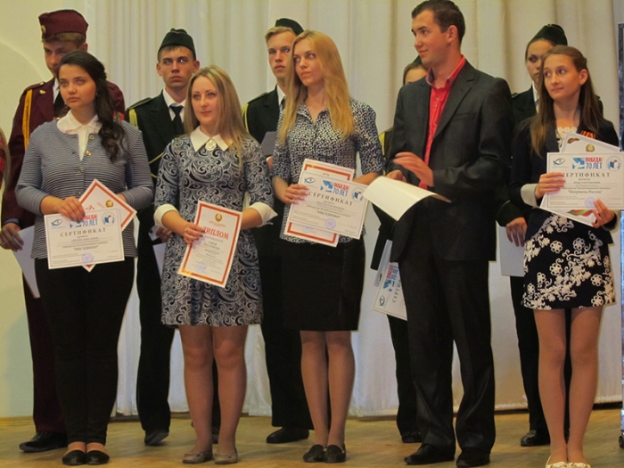 Победители с сертификатами на поездку в российские лагеря отдыха