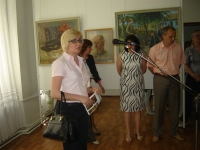 Ю.Семенченко поблагодарила художников за творчество 