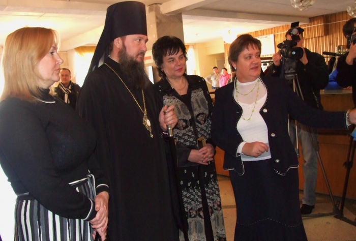 Участники круглого стола. Крайняя слева – Елена Лысенко