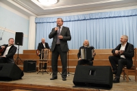 Российских артистов представил В. Рыбицкий