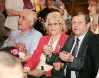 В. Рыбицкий (справа) - почетный гость праздника 