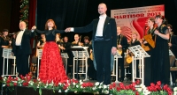 На сцене - народный оркестр "Душа России"