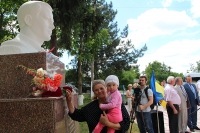 Памятник Гагарину стал главной достопримечательностью села