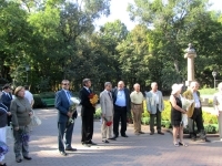 Официальная делегация РФ приняла участие в возложении цветов к памятнику А.С.Пушкину