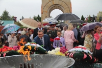 К Вечному огню легли цветы от российской дипмиссии