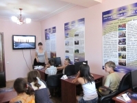 Группа младшеклассников гимназии № 33 в виртуальном филиале Русского музея 