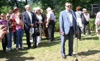 Валентин Рыбицкий приветствует гостей пушкинского праздника.