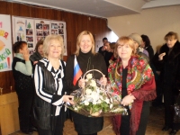  Участники торжественного мероприятия Людмила Лащенова, Елена Лысенко и Елена Белякова